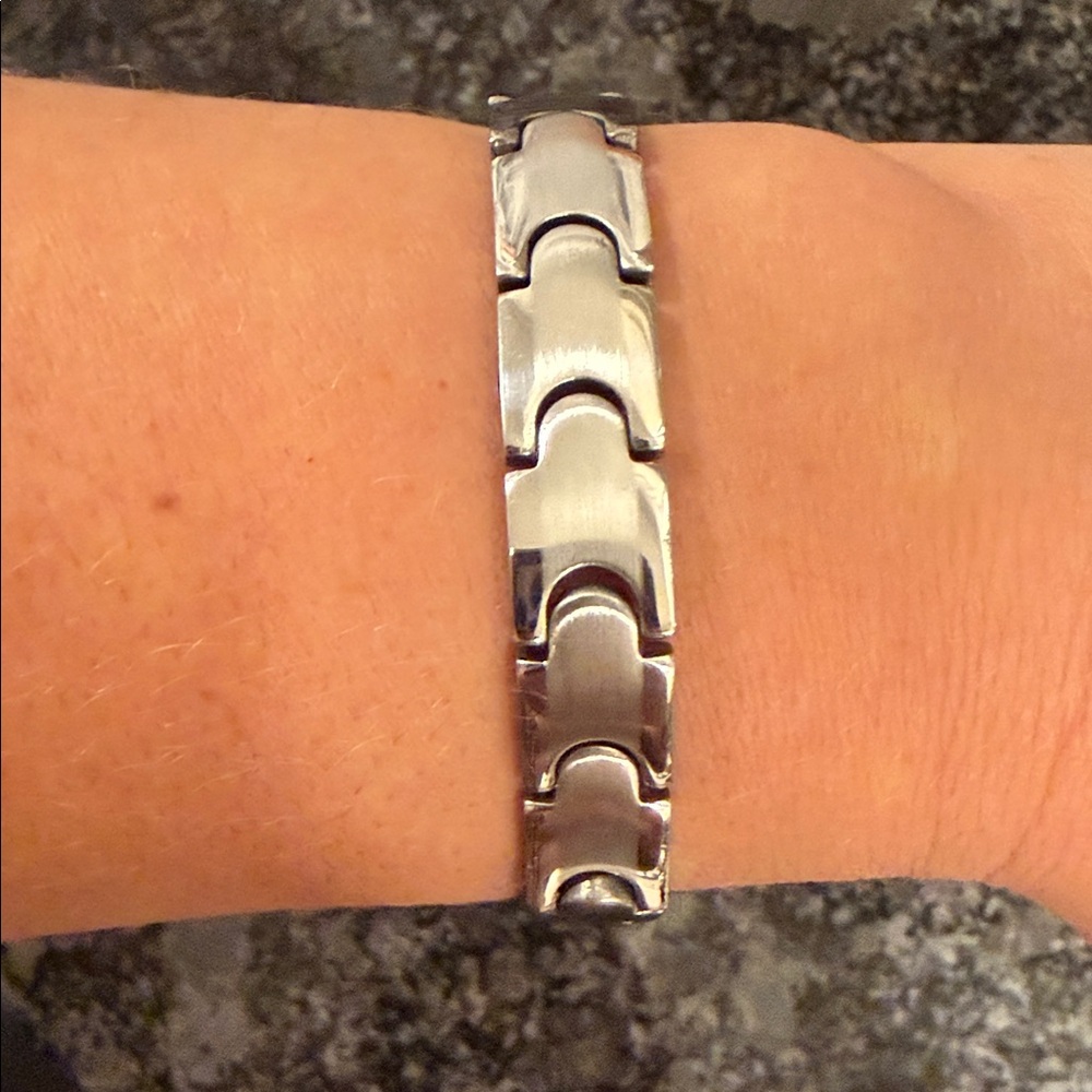 Stainless Steel 9inch Stylish Silver Bracelet unisex